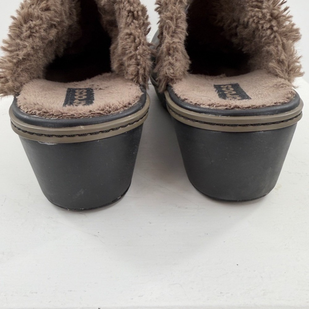 Crocs Womens 9 Black Faux Fur Lined Clogs Slip On Comfort Winter Slide Shoes - Picture 4 of 14